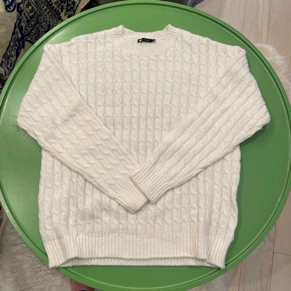 Beautiful winter sweater - Picture 4 of 5